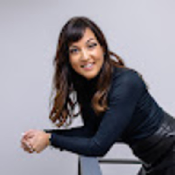 Profile Picture of Lori Lancaster (@lorijlancaster) on Poshmark