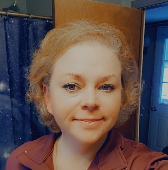 Profile Picture of Lisa Hilton (@liser1997) on Poshmark