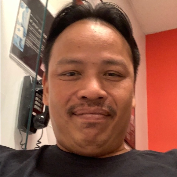 Profile Picture of Quoc Tran (@qandclothes) on Poshmark