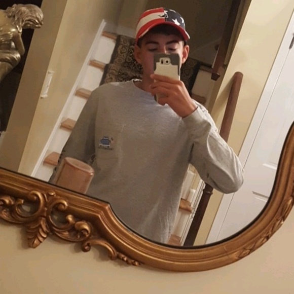 Profile Picture of Danny Hoffman (@dannyxhoffman) on Poshmark