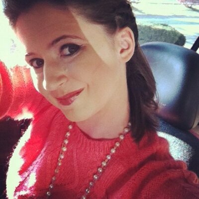 Profile Photo of Nicole Mueller (@HollyMame) on Twitter