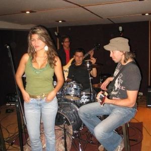 Profile Picture of Claudia Bedoya (@klaosinger) on Myspace