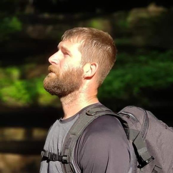 Profile Picture of Alex Wiechman (@az400w) on Poshmark