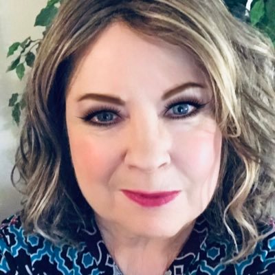 Profile Picture of Laura Jay-Book Club Reporter (@LauraJayDodd) on Twitter