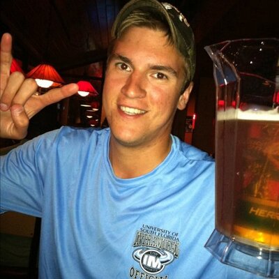 Profile Picture of Andrew Taran (@2Tall_Taran) on Twitter