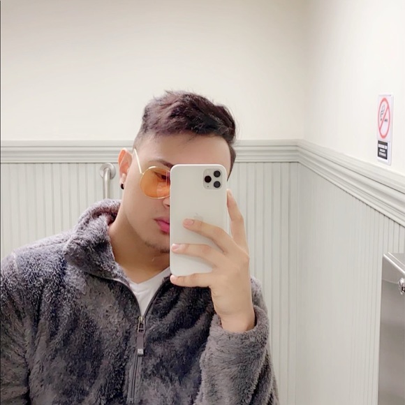 Edwin Villatoro - Poshmark Profile Picture of Edwin Villatoro (@edwinvill) on Poshmark