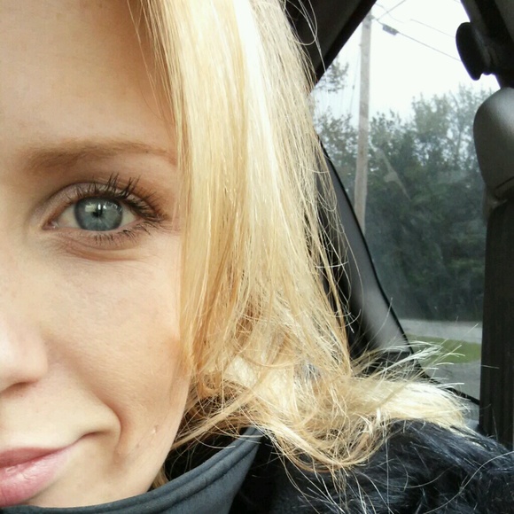 Profile Picture of Savannah Korpi (@vannahkorpi) on Poshmark