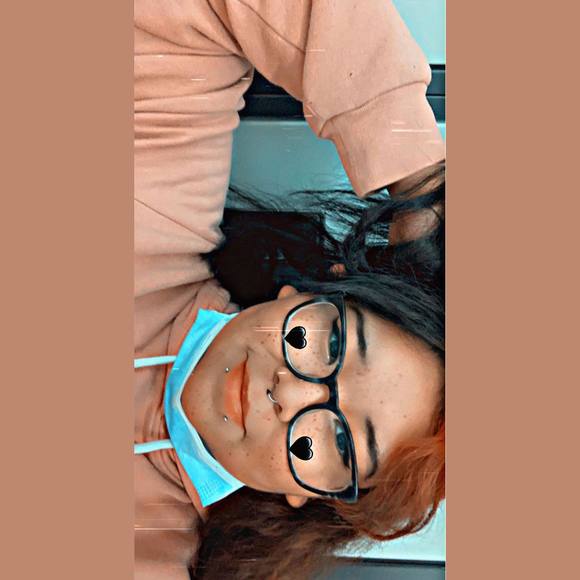 Profile Picture of Tianna Eashappie (@tiannaeashappie) on Poshmark
