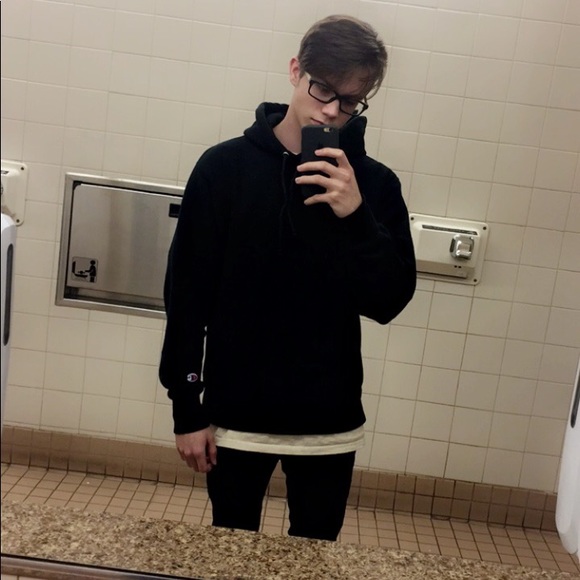 Profile Picture of Devin Heidecker (@dvntlr) on Poshmark