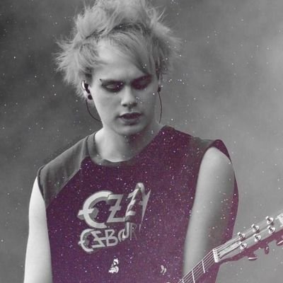 Profile Picture of Itzel Hernandez Fan Account (@ghostof5sos2004) on Twitter