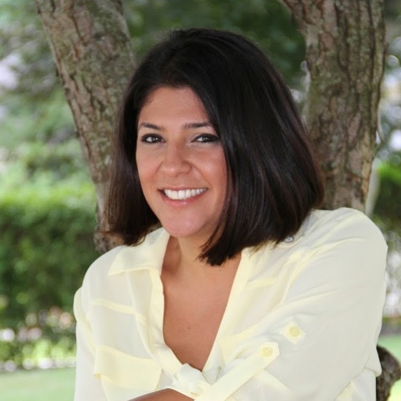 Profile Picture of Renee Barbis (@rbarbis) on Poshmark