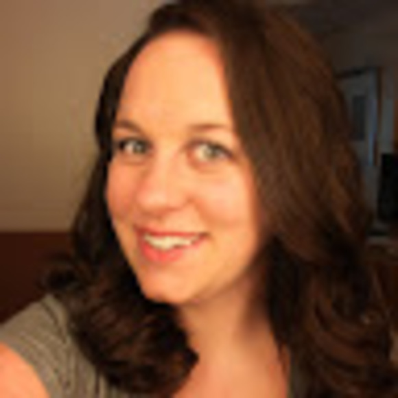 Profile Picture of Cadence Devree (@cadencedevree) on Poshmark