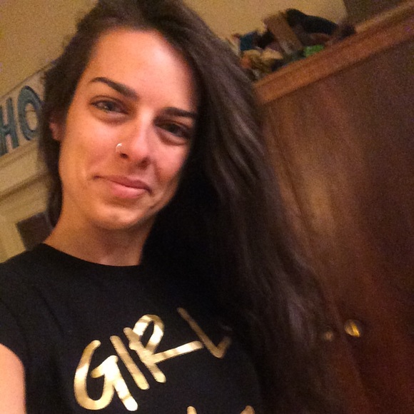 Profile Picture of Angela Fioretti (@afiorett) on Poshmark
