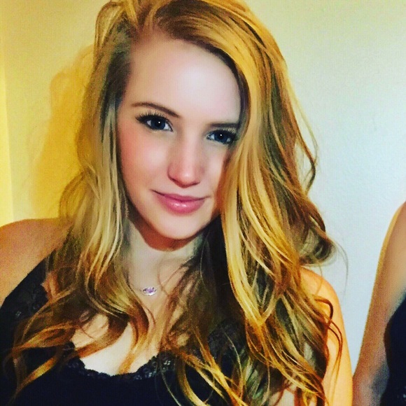 Profile Picture of Danielle Post (@dmp545) on Poshmark