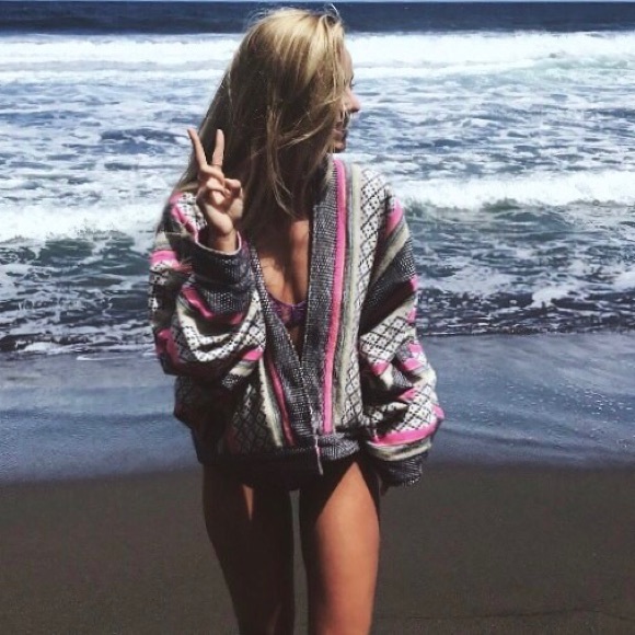 Profile Picture of Natalie Opperman (@nattopp) on Poshmark