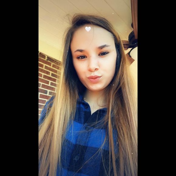 Profile Picture of Alexis Rathbone (@a_rathbone) on Poshmark