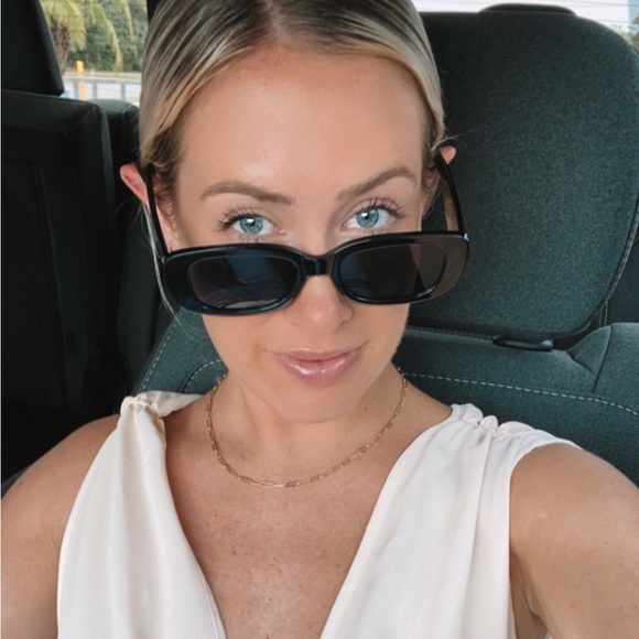 Profile Picture of B Besteman (@brenj_) on Poshmark