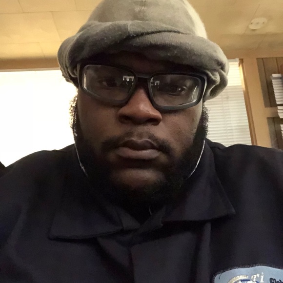 Profile Picture of Jonjonathan Hatcher (@hatjon85) on Poshmark