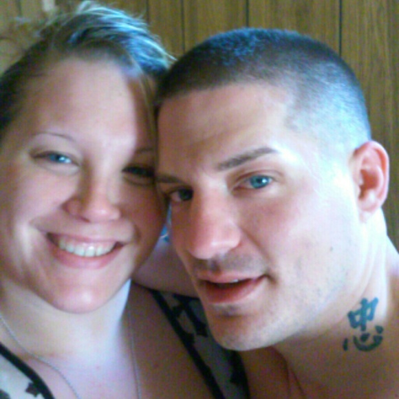 Profile Picture of Nicole Tarasewicz (@nikkirt87) on Poshmark