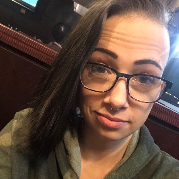 Stacey Heston - Poshmark Profile Picture of Stacey Heston (@stacey_heston) on Poshmark