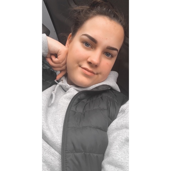 Profile Picture of Karlee Ribling (@karleeribling) on Poshmark