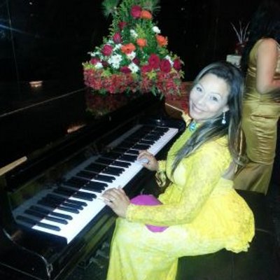 Profile Picture of Vicky Sanchez (@vickysanchez09) on Twitter