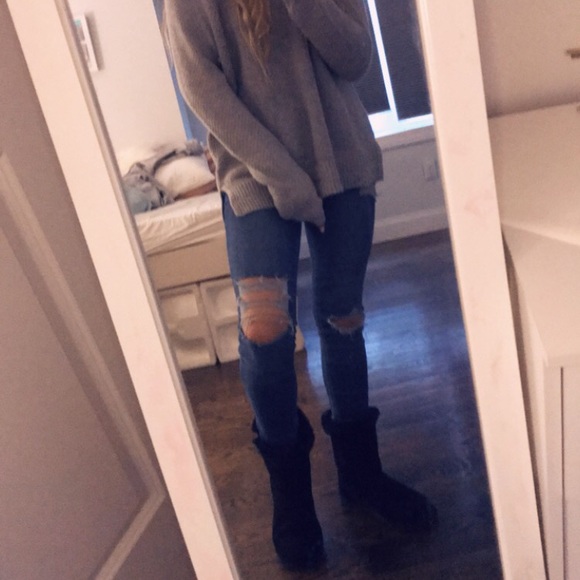 Profile Picture of Emerson Markiet (@emersonviolet) on Poshmark