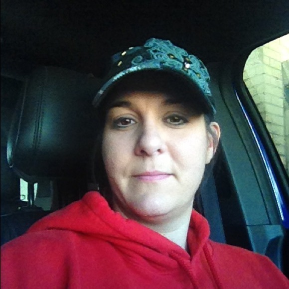 Profile Picture of Chrissy Seiley (@cseiley) on Poshmark