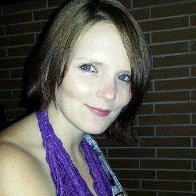 Profile Picture of Claire Ellison (@Poppielli) on Twitter