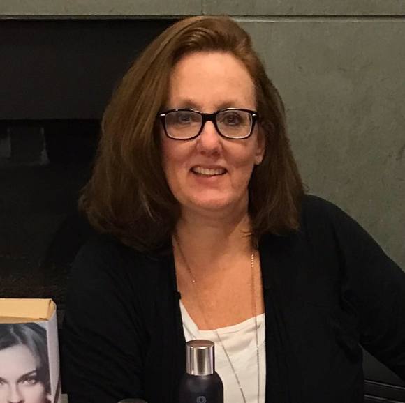 Profile Picture of Christine Schreiner (@cebbs) on Poshmark