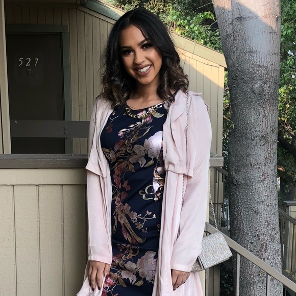 Profile Picture of Hannah Levno (@helevno) on Poshmark