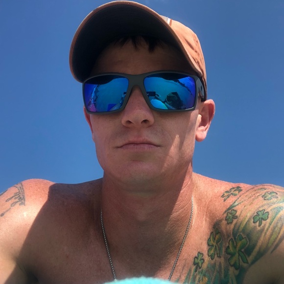 Profile Picture of Robert Wilkes (@cinchroper21) on Poshmark