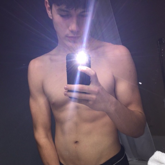 Profile Picture of Devin Potter (@devinpotter) on Poshmark