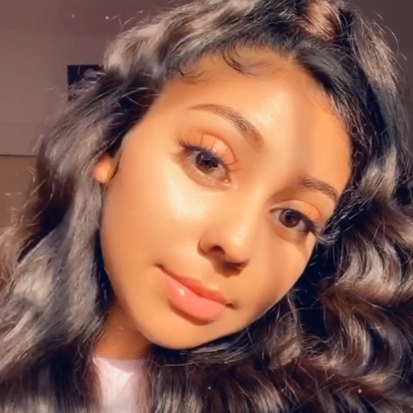 Profile Picture of Lucero Flores (@thatslulu1103) on Poshmark