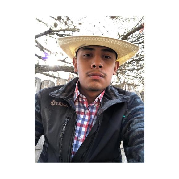 Profile Picture of Misael Ramirez (@misaelramire171) on Poshmark