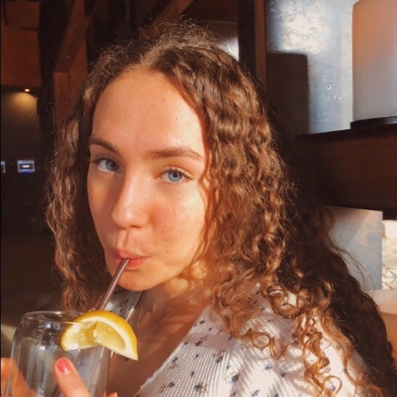 Profile Picture of Alexis Kebbe (@alexismbk) on Poshmark