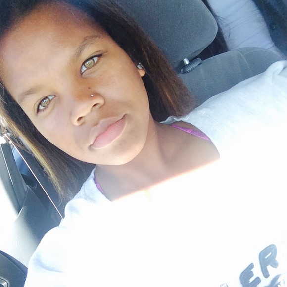 Profile Picture of Hailey Haynes (@haynes18) on Poshmark