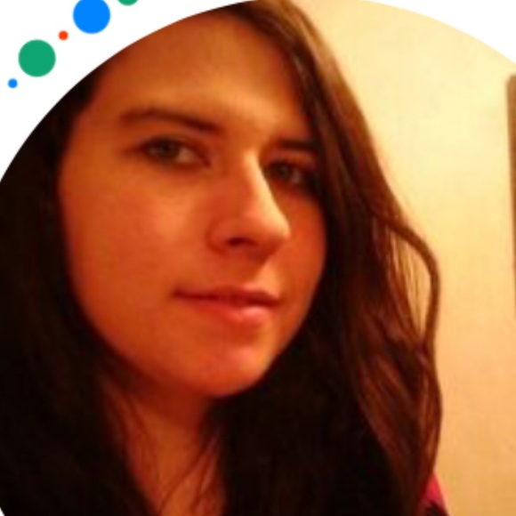 Profile Picture of Erica Hearn (@elhearn0266) on Poshmark