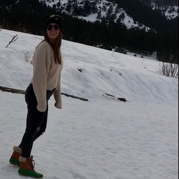 Rachael Knapp - Poshmark Profile Picture of Rachael Knapp (@raeknapp) on Poshmark