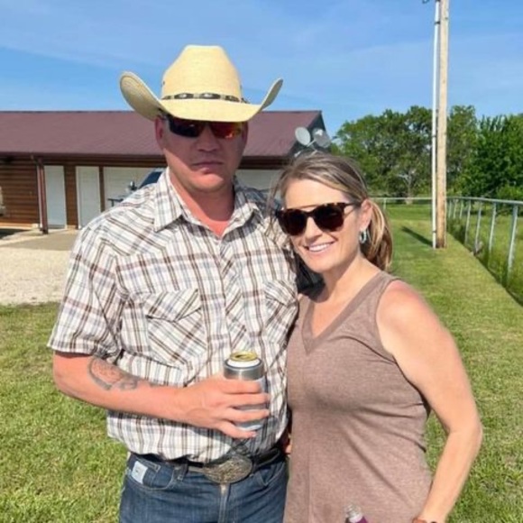 Profile Picture of Erica Schultz (@schultzy_34) on Poshmark