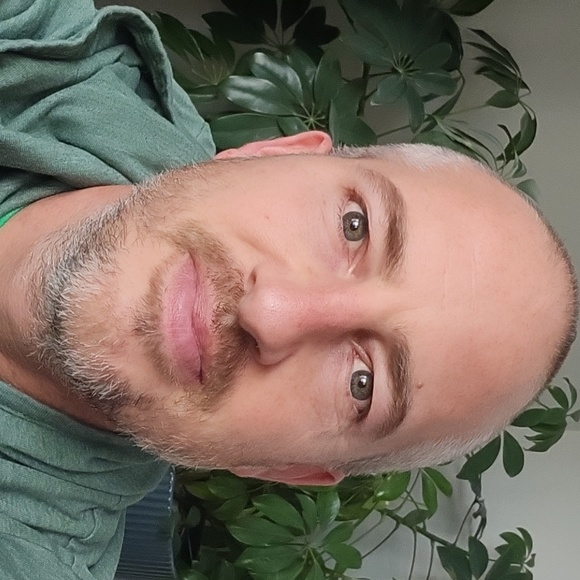 Profile Picture of Jonny Ringo (@jwringleka) on Poshmark