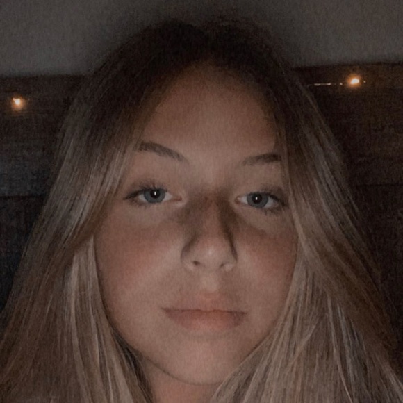 Profile Picture of Bentley Erbert (@bentleyerbert) on Poshmark