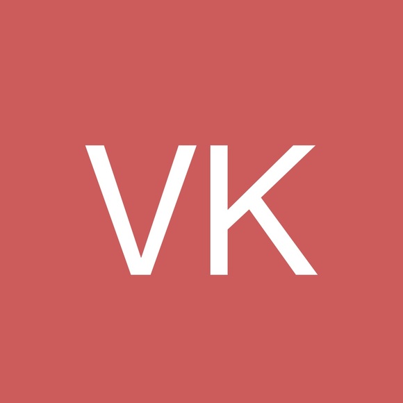 Profile Picture of Vicky Keys (@vkeys13) on Poshmark