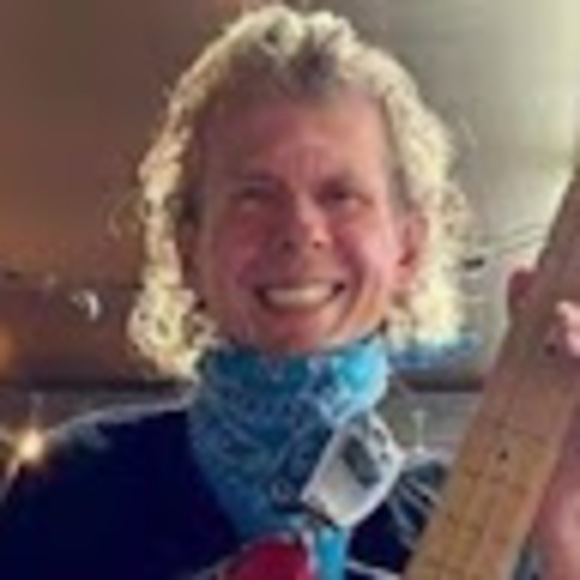 Profile Picture of Tommy Heinsen (@tommyheinsen) on Poshmark