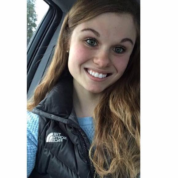 Profile Picture of Katie Thygesen (@katiethygesen) on Poshmark