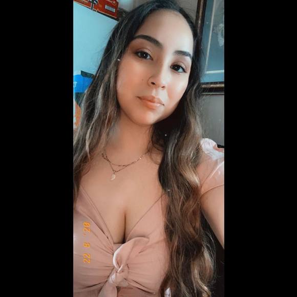 Profile Picture of Giselle Chavez (@chavezgiselle) on Poshmark