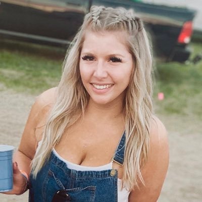 Profile Picture of Nicole Thomas (@nicolethomaas) on Twitter