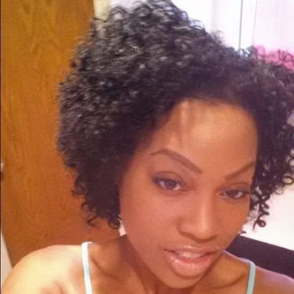 Dee Payne - Poshmark Profile Picture of Dee Payne (@deepayne81) on Poshmark