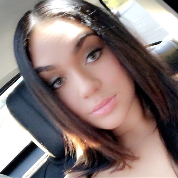 Profile Picture of Jamie Ahern (@jahern15) on Poshmark