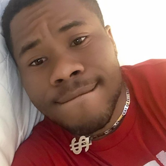 Lovensky kiky Casimir lovens - Poshmark Profile Picture of Lovensky kiky Casimir lovens (@franckycasimir) on Poshmark